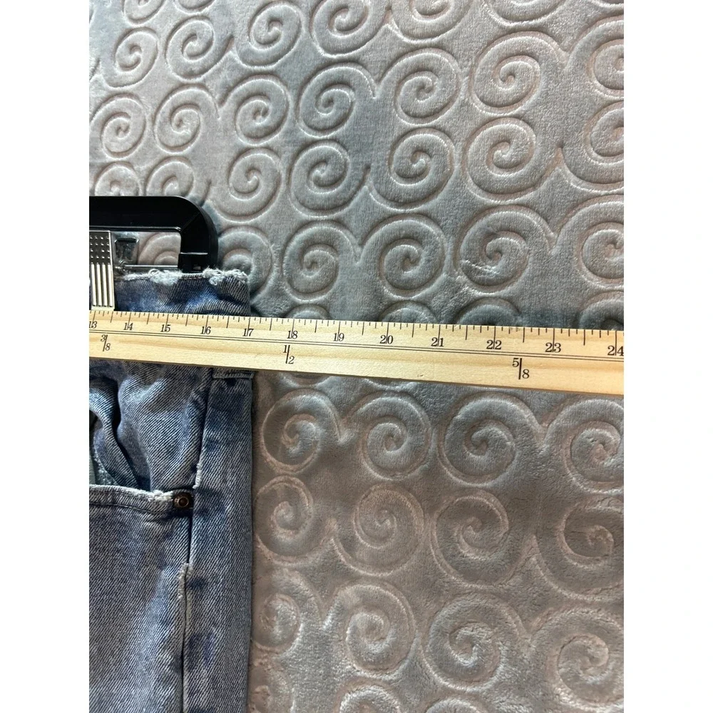 Wrangler Jeans Mens 33x30 Distressed Denim Blue Cotton Blend‎